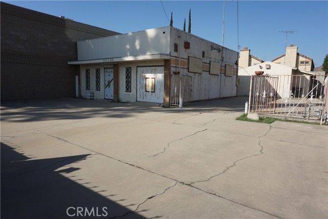 8121 Rosecrans, Paramount, CA 90723