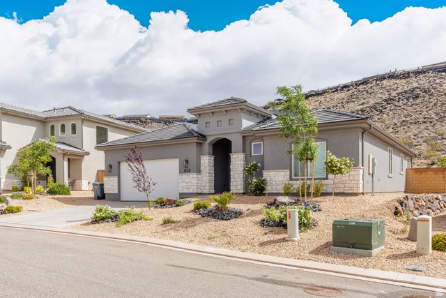 1418 N RUSTICO DR, Washington, UT 84780