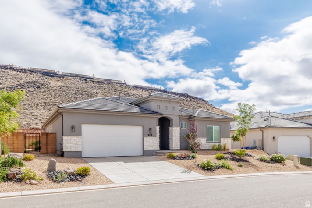 1418 N RUSTICO DR, Washington, UT 84780