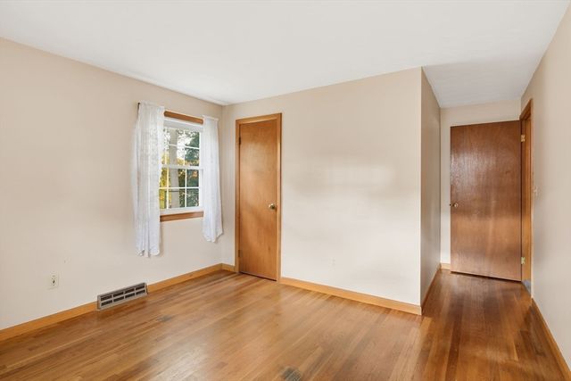 63 Marshall St, East Longmeadow, MA 01028