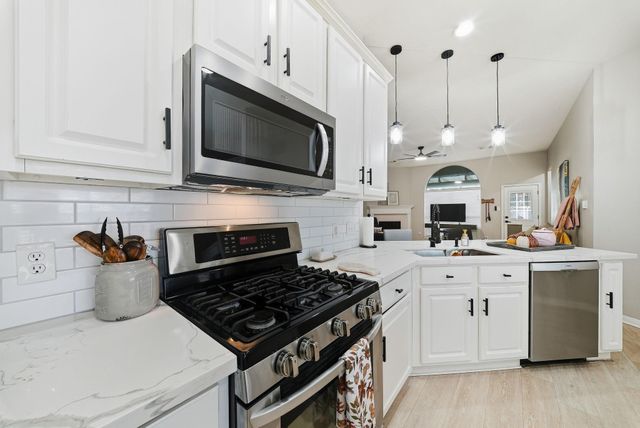 402 Prattwood Court, League City, TX 77573