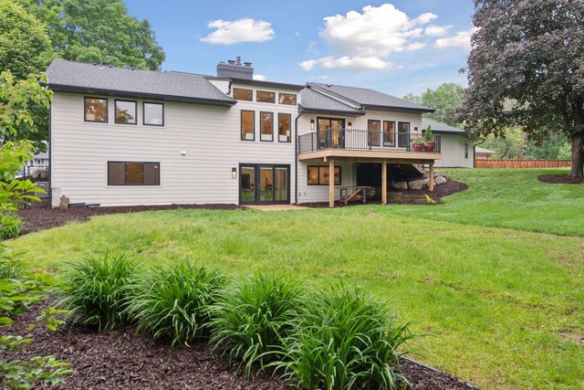 2324 Rivendell Lane, Minnetonka, MN 55305