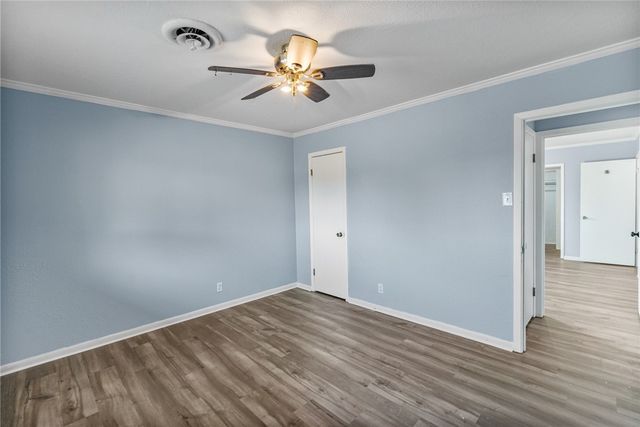 1061 Meadowbrook Dr, Corpus Christi, TX 78412