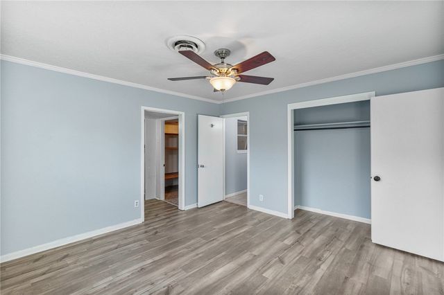 1061 Meadowbrook Dr, Corpus Christi, TX 78412