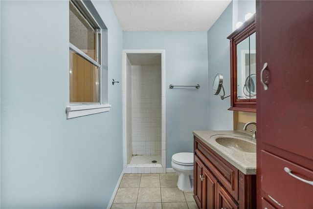 1061 Meadowbrook Dr, Corpus Christi, TX 78412