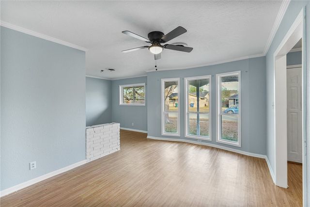 1061 Meadowbrook Dr, Corpus Christi, TX 78412