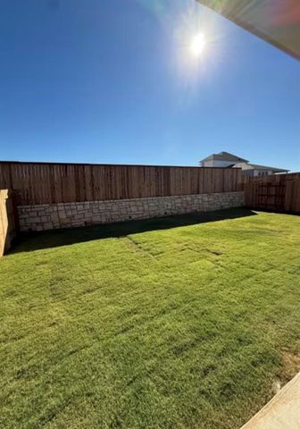 130 Sincere DR, Kyle, TX 78640