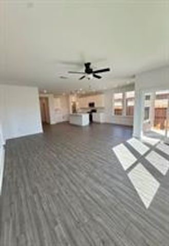 130 Sincere DR, Kyle, TX 78640