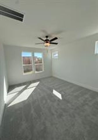 130 Sincere DR, Kyle, TX 78640