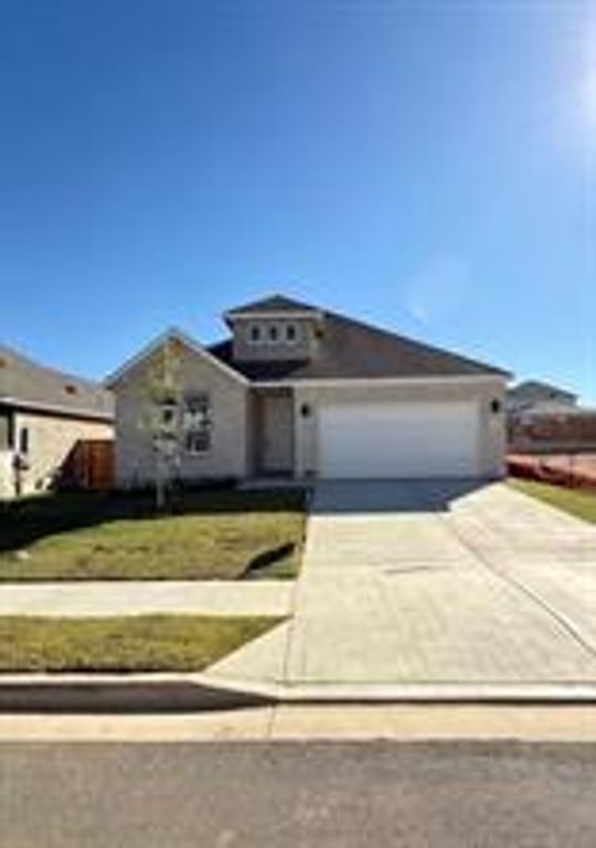 130 Sincere DR, Kyle, TX 78640