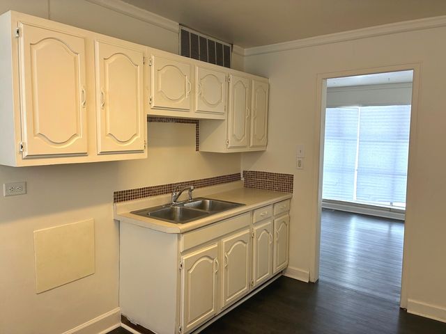 1554 Burnham Avenue, Calumet City, IL 60409