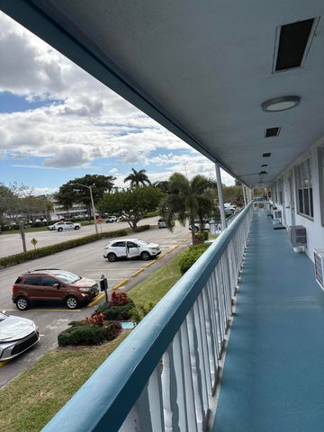 374 Camden P, West Palm Beach, FL 33417