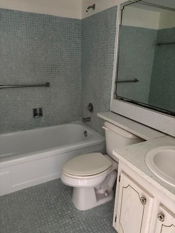 374 Camden P, West Palm Beach, FL 33417