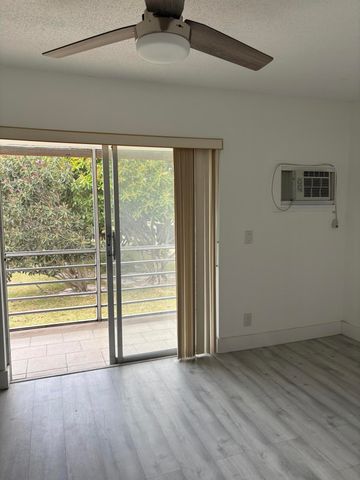 374 Camden P, West Palm Beach, FL 33417