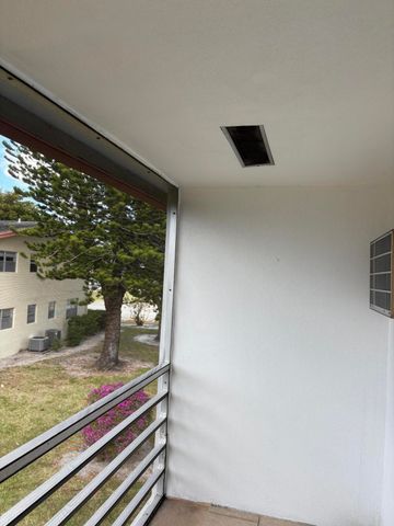 374 Camden P, West Palm Beach, FL 33417