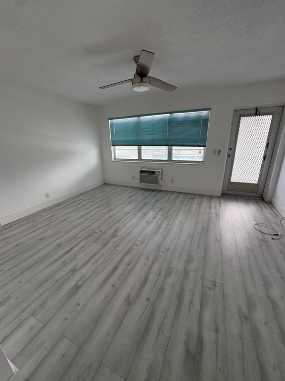 374 Camden P, West Palm Beach, FL 33417