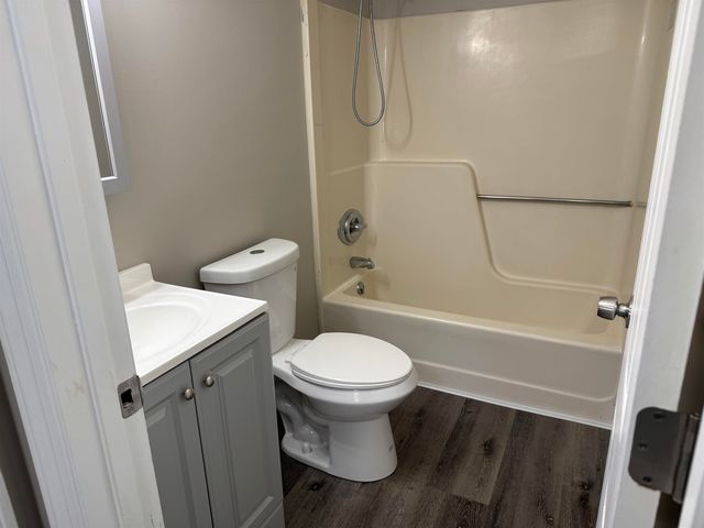 12 E Side Dr Apt 402, Concord, NH 03301