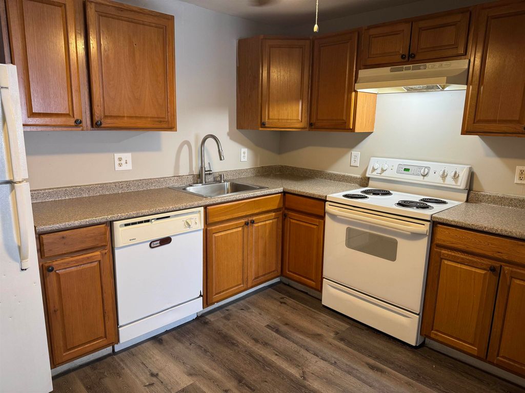 12 E Side Dr Apt 402, Concord, NH 03301