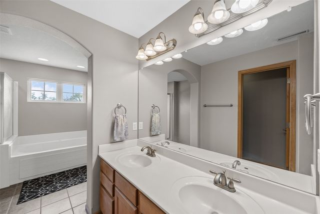 2812 Broken Woods Drive, Coralville, IA 52241