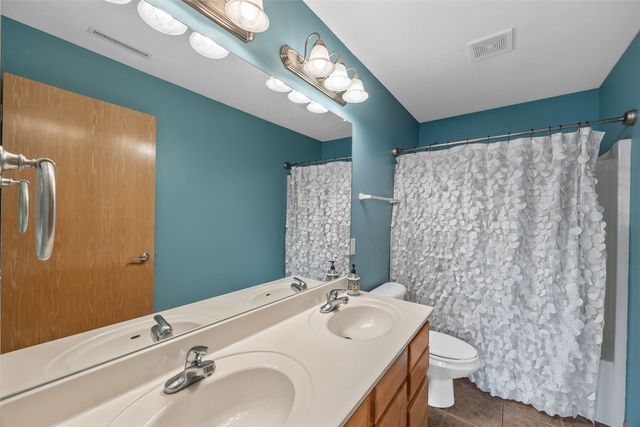 2812 Broken Woods Drive, Coralville, IA 52241