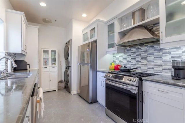 626 E Orange Grove Avenue 204, Burbank, CA 91501