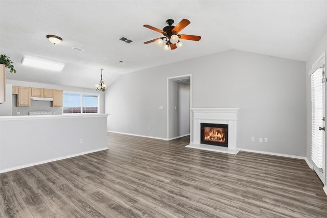 10616 Shadywood Drive, Fort Worth, TX 76140