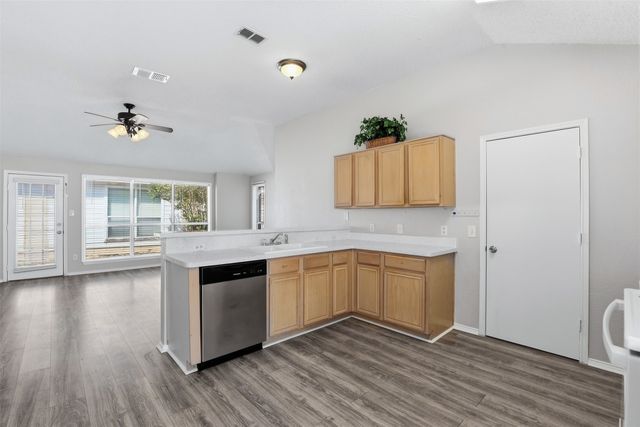 10616 Shadywood Drive, Fort Worth, TX 76140