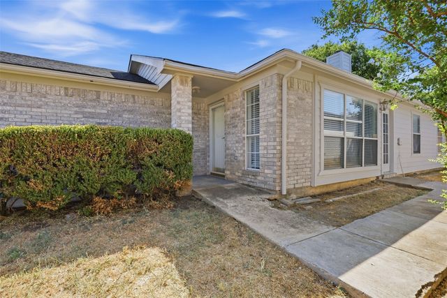 10616 Shadywood Drive, Fort Worth, TX 76140