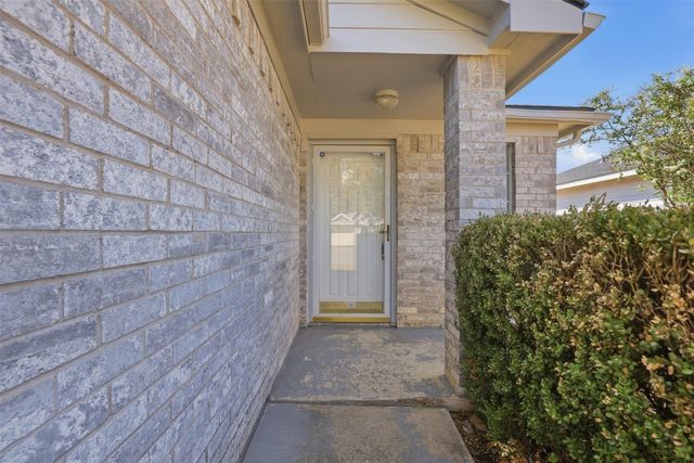 10616 Shadywood Drive, Fort Worth, TX 76140