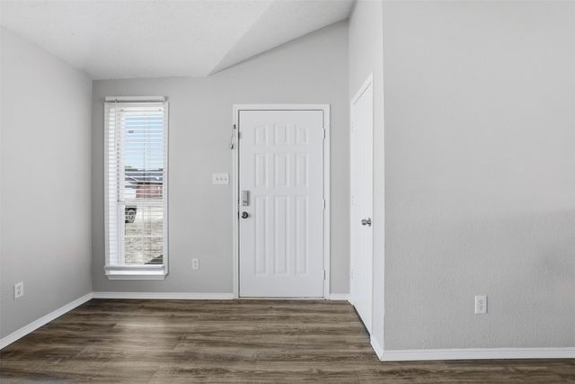 10616 Shadywood Drive, Fort Worth, TX 76140