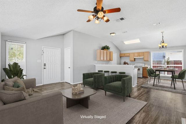 10616 Shadywood Drive, Fort Worth, TX 76140