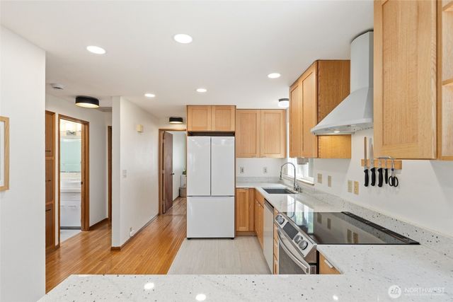 520 N 79th Street, Seattle, WA 98103