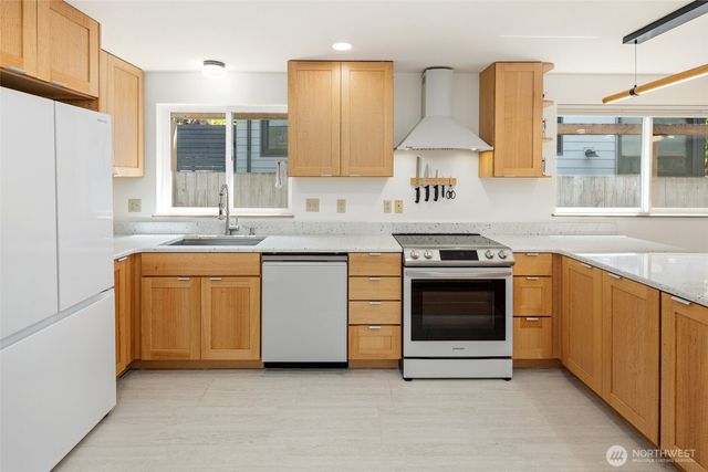 520 N 79th Street, Seattle, WA 98103