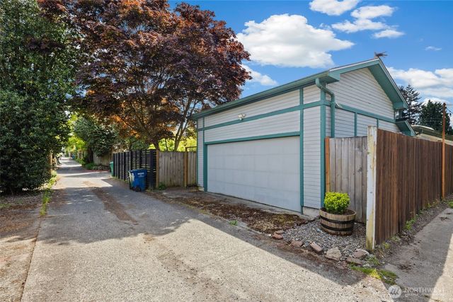 520 N 79th Street, Seattle, WA 98103