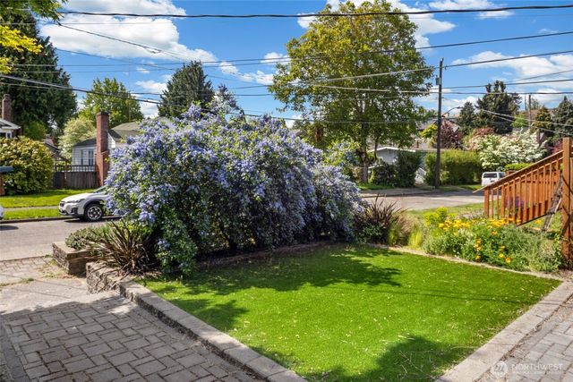 520 N 79th Street, Seattle, WA 98103