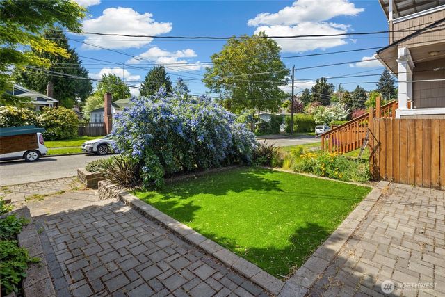 520 N 79th Street, Seattle, WA 98103