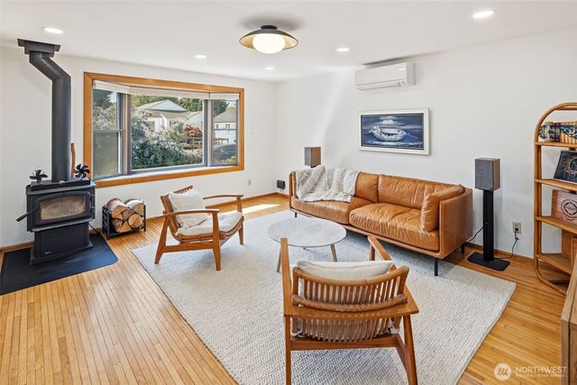 520 N 79th Street, Seattle, WA 98103