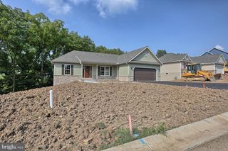 2011 ROLLING MEADOW ROAD, Lebanon, PA 17046