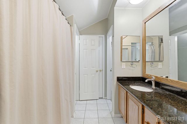 38 Cherrywood Drive, Franklin Twsp, NJ 08873