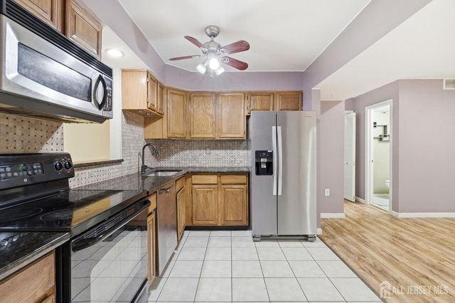 38 Cherrywood Drive, Franklin Twsp, NJ 08873