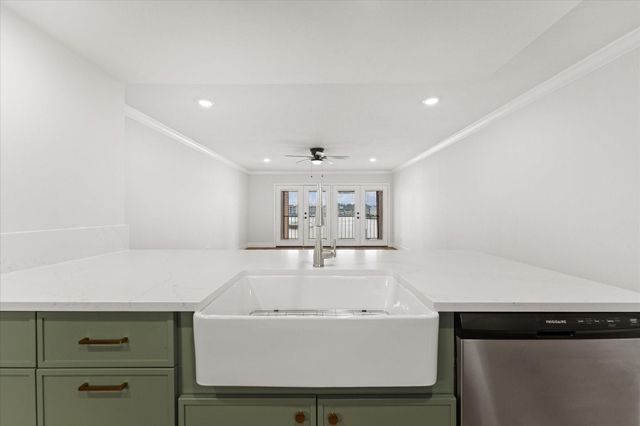 15575 Marina Drive 316C, Conroe, TX 77356