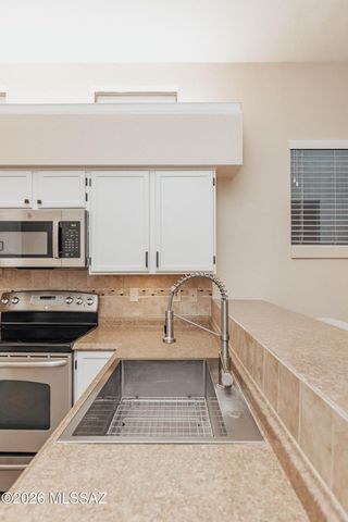 9513 E Lochnay Lane, Tucson, AZ 85747