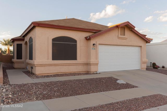 9513 E Lochnay Lane, Tucson, AZ 85747