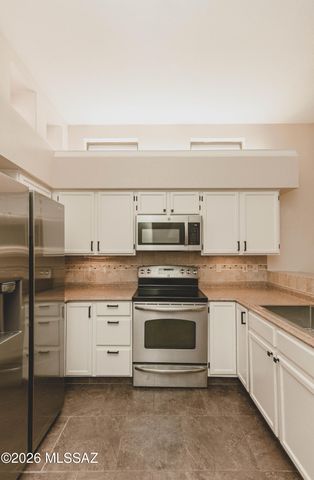 9513 E Lochnay Lane, Tucson, AZ 85747