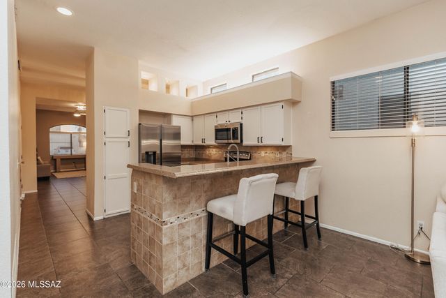 9513 E Lochnay Lane, Tucson, AZ 85747