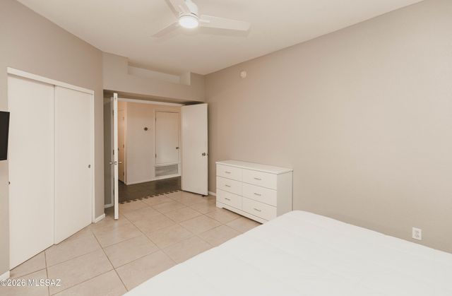 9513 E Lochnay Lane, Tucson, AZ 85747