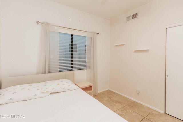 9513 E Lochnay Lane, Tucson, AZ 85747
