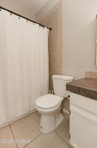 9513 E Lochnay Lane, Tucson, AZ 85747