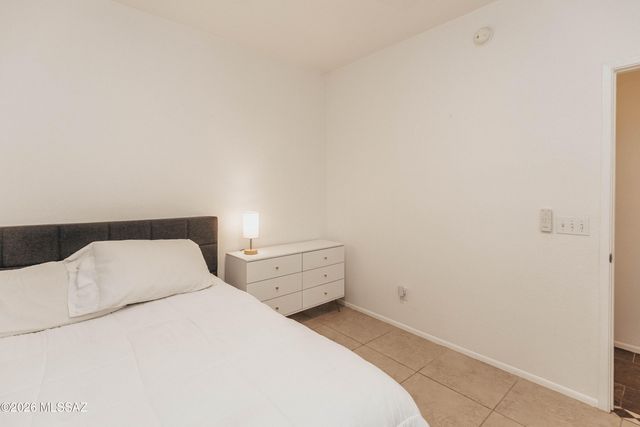 9513 E Lochnay Lane, Tucson, AZ 85747