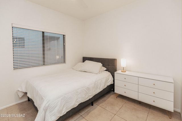 9513 E Lochnay Lane, Tucson, AZ 85747